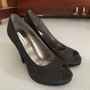 Steve madden open toed pumps
